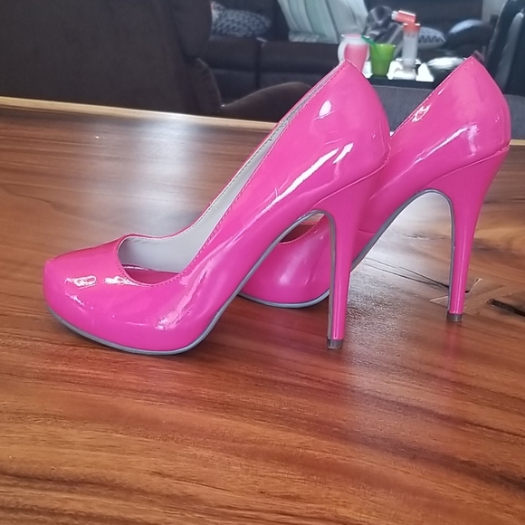 Pink platform pumps - Picture 3 of 4